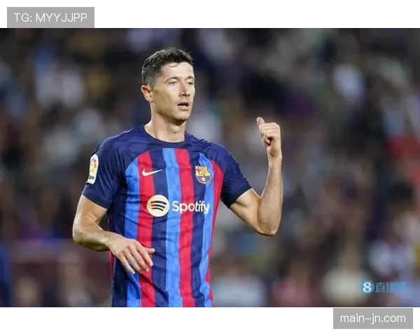 莱万因轻伤缺席巴萨合练,能否出战周末联赛存疑 莱万因轻伤缺席巴萨合练,能否出战周末联赛存疑